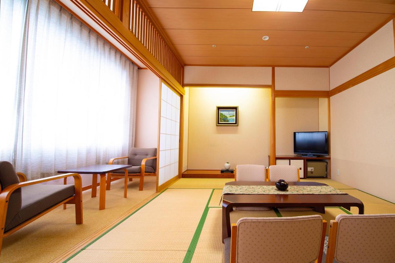 Chres Hotell Kōchi Exteriör bild